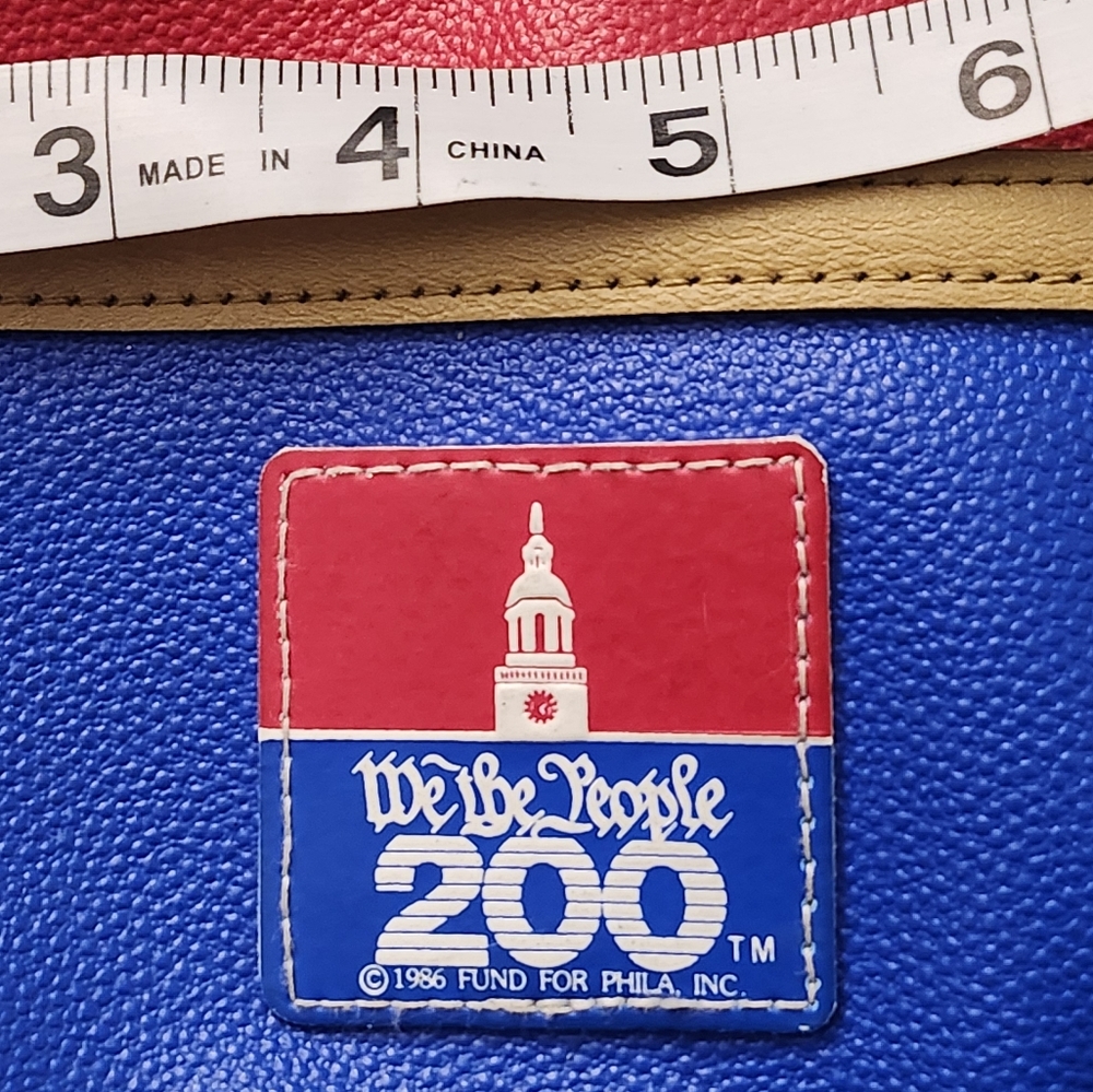 Vintage 1986 We Are The People Travel bag Like New - Picture 3 of 6